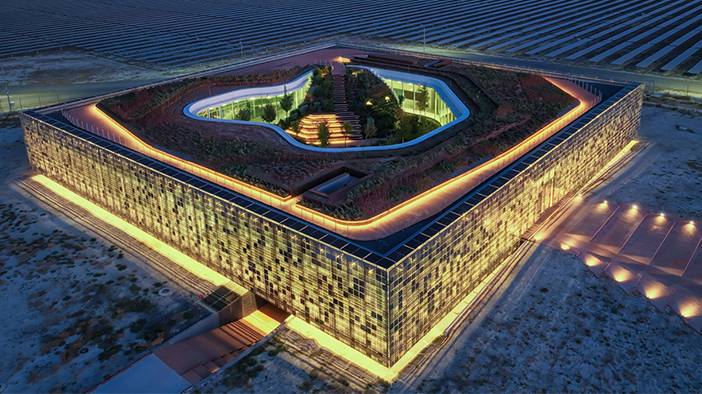 Konya'daki ilginç yapının çok sayıda ödülü var: Dışı süslü, içi güçlü 19